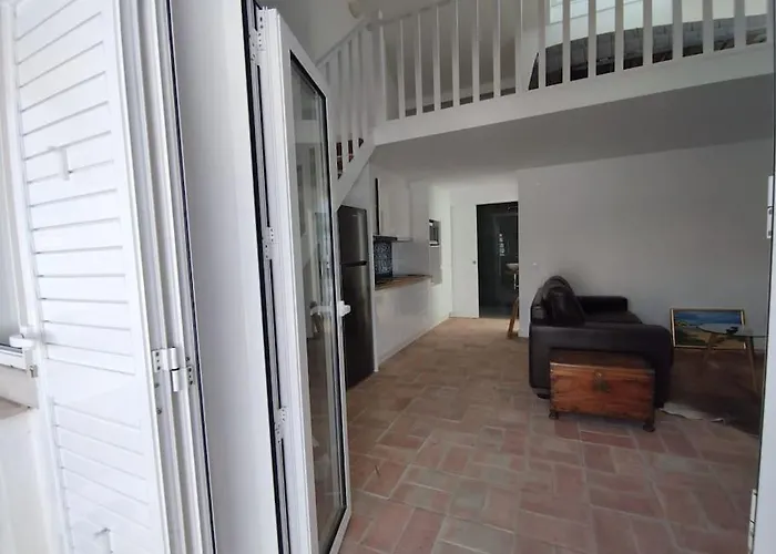 Сasa de vacaciones 28 Casa Do Avo - 2km From The Sesimbra